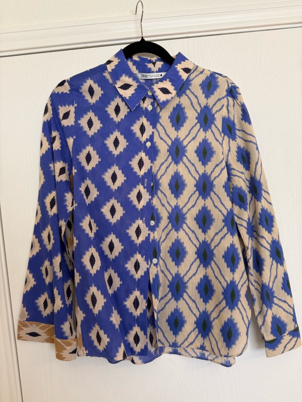 Zara Blue & Cream Ikat Diamond-Print Button-Front Shirt Medium